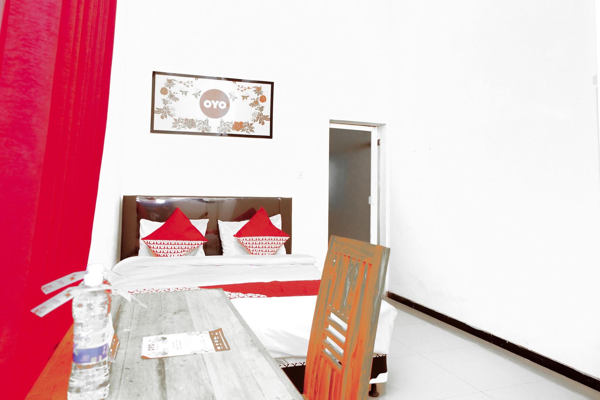 Oyo 314 Emas 23 Guest House Syariah Malang Eksteriør billede