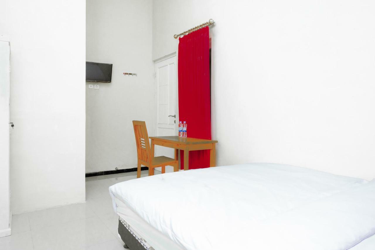 Oyo 314 Emas 23 Guest House Syariah Malang Eksteriør billede